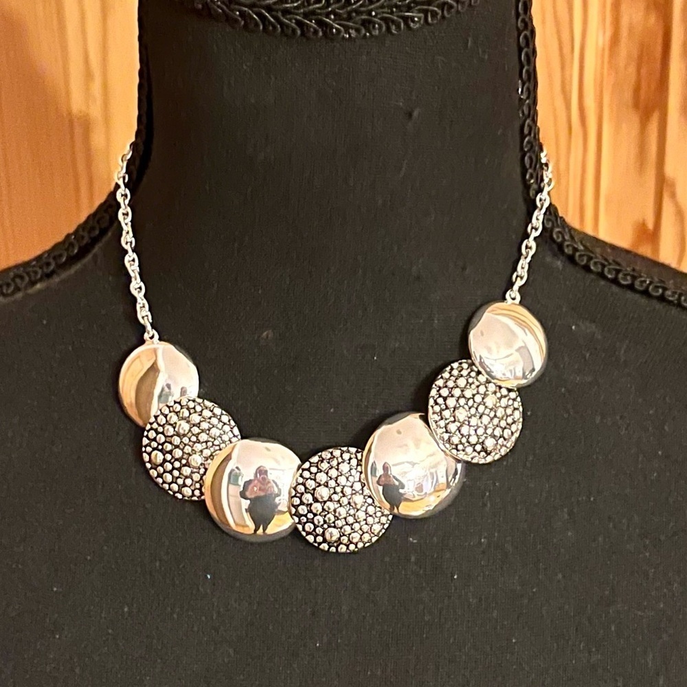 Liz Claiborne Silver Disc Statement Necklace Choker Hammered Stainless Steel NWT